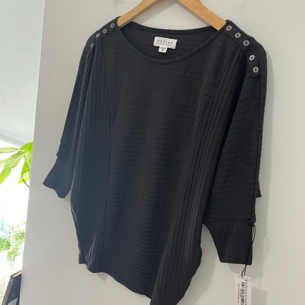 NEW Velvet by Graham & Spencer Aslina Dark Gray Short Sleeve Blouse Size XS - Picture 3 of 6